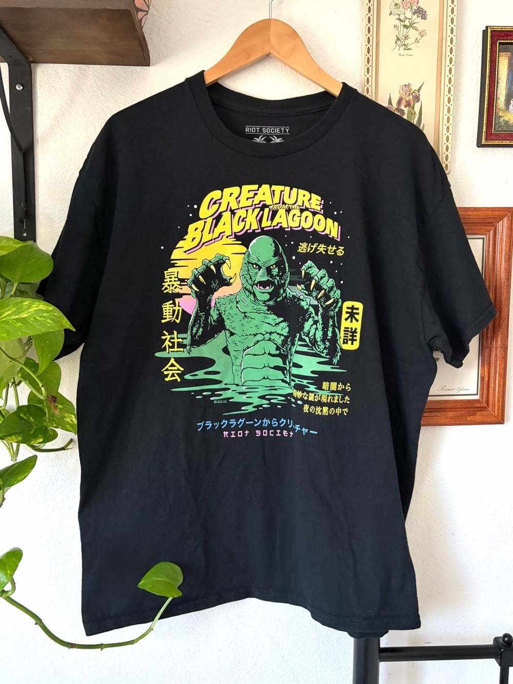 Riot Society Men's Black 'Creature from the Black Lagoon' Graphic T-Shirt XL